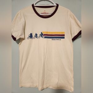 Stranger Things Friends don't lie T-hirt, size medium